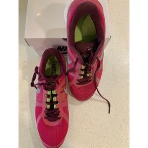 Nike - Walk/Run Sneakers - Hot Pink - Size W 9.5